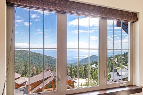 Mountainside Chalet in Sandpoint Mountainside Chalet in Sandpoint