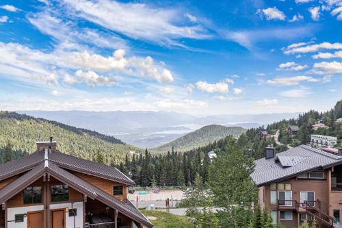 Mountainside Chalet in Sandpoint Mountainside Chalet in Sandpoint