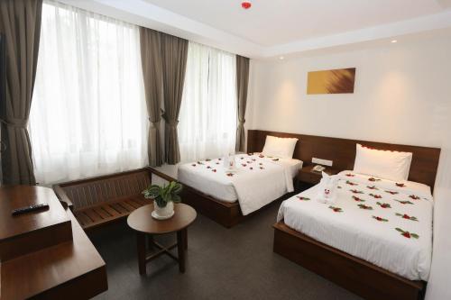 Bed, Yangon Win Hotel in Mayangone Bed, Yangon Win Hotel in Mayangone