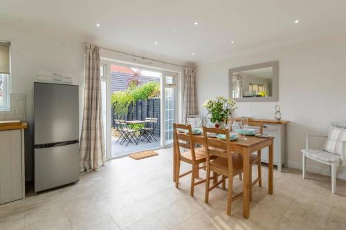 A cheerful three bedroom house in leafy Lytham in St Johns A cheerful three bedroom house in leafy Lytham in St Johns
