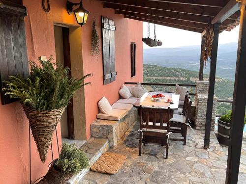 ZenTerra Country house with prive swimming pool and view in Andritsena ZenTerra Country house with prive swimming pool and view in Andritsena