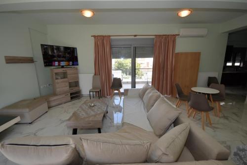 APOSTOLIAS APARTMENTS in Volos APOSTOLIAS APARTMENTS in Volos