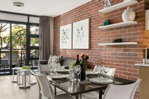 Balcony/terrace, Easy Stay - The Vantage Rosebank in Rosebank Balcony/terrace, Easy Stay - The Vantage Rosebank in Rosebank