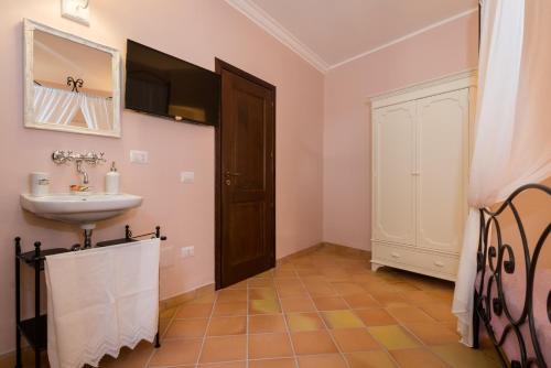 Kupaonica, Palazzo Don Carlo in Morigerati Kupaonica, Palazzo Don Carlo in Morigerati