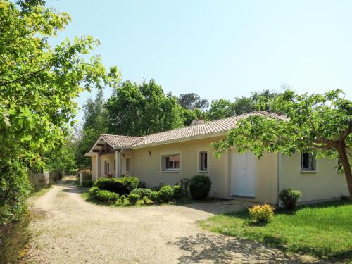 Holiday Home Eugenie by Interhome in Grayan-et-l'Hôpital Holiday Home Eugenie by Interhome in Grayan-et-l'Hôpital