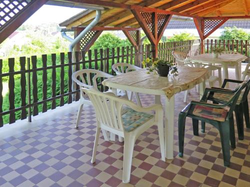 Holiday Home Fehervari - ALD301 in Balatonalmadi City Center Holiday Home Fehervari - ALD301 in Balatonalmadi City Center