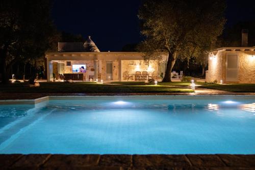 Swimming pool, Trulli Margherita, intera struttura per il tuo relax in Francavilla Fontana Swimming pool, Trulli Margherita, intera struttura per il tuo relax in Francavilla Fontana