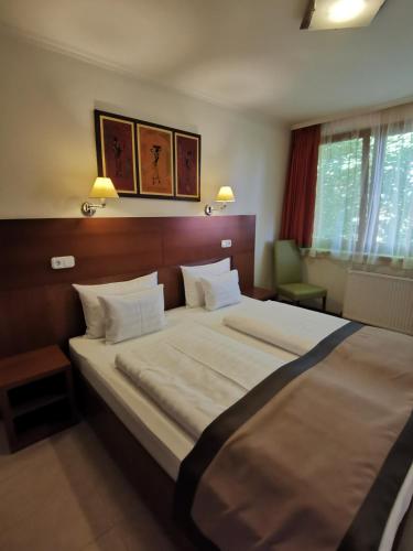 Hotel Villa Pax in Balatonalmadi Hotel Villa Pax in Balatonalmadi