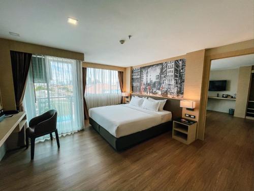 GLOW Pattaya in Pattaya GLOW Pattaya in Pattaya