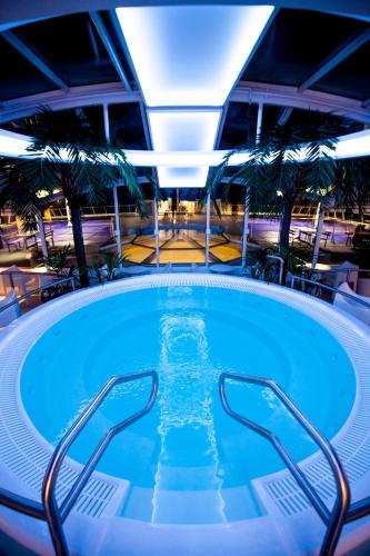 wellnessfaciliteiten, Silja Line ferry - Helsinki to Stockholm near Kaivopuisto wellnessfaciliteiten, Silja Line ferry - Helsinki to Stockholm near Kaivopuisto