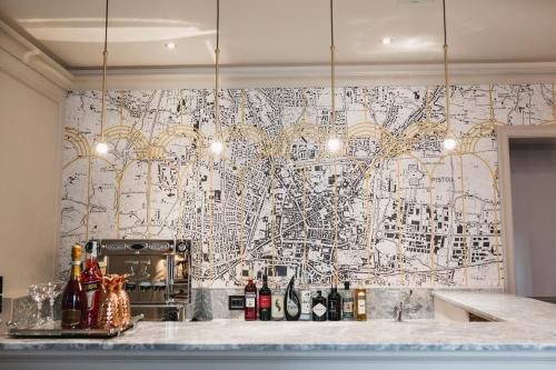 Pub/Lounge, Palazzo 42 - Boutique Hotel & Suites in Pistoia City Center Pub/Lounge, Palazzo 42 - Boutique Hotel & Suites in Pistoia City Center