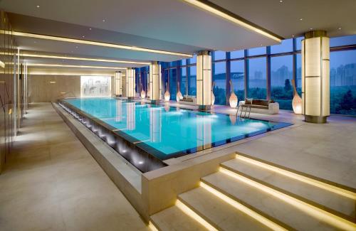 수영장, 하얏트 리젠시 쑤저우 (Hyatt Regency Suzhou) in 쑤저우 / 소주 수영장, 하얏트 리젠시 쑤저우 (Hyatt Regency Suzhou) in 쑤저우 / 소주
