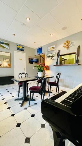 Hotel le cygne in Gournay-En-Bray Hotel le cygne in Gournay-En-Bray