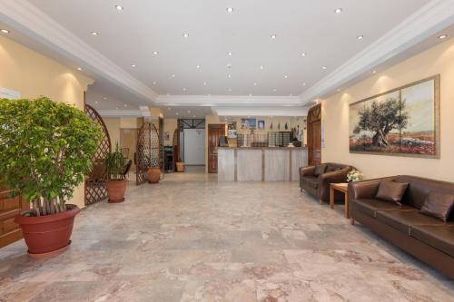 Фойє, Lefkimi Hotel in Корфу Фойє, Lefkimi Hotel in Корфу