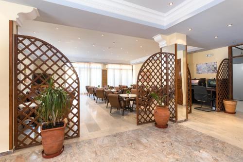 Паб/Коктейль-бар, Lefkimi Hotel in Корфу Паб/Коктейль-бар, Lefkimi Hotel in Корфу
