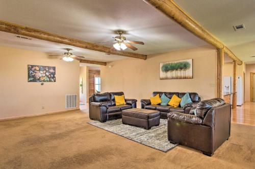 11-Acre Log Cabin with Jungle Gym and Sand Volleyball in Plano (TX) 11-Acre Log Cabin with Jungle Gym and Sand Volleyball in Plano (TX)