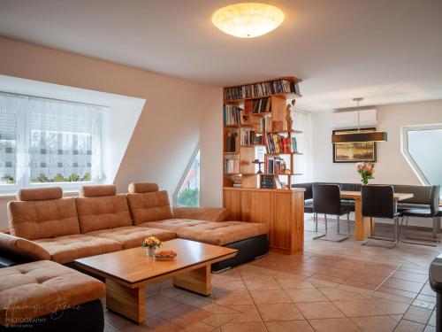 Moai Home Apartman Sarvar in Tizenharom Varos Moai Home Apartman Sarvar in Tizenharom Varos