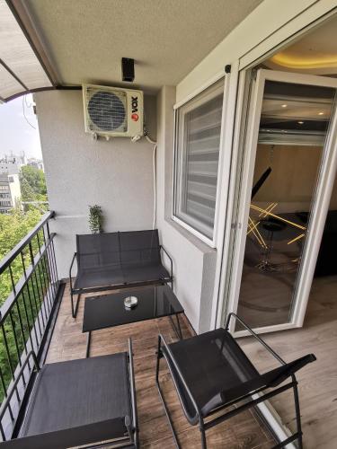 Brend new luxurious apartment in downtown with free parking in Rotkvarija Brend new luxurious apartment in downtown with free parking in Rotkvarija