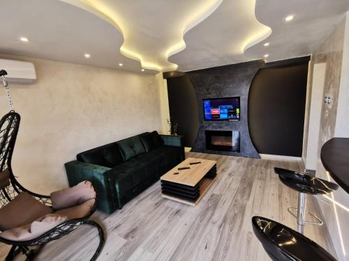 Brend new luxurious apartment in downtown with free parking in Rotkvarija Brend new luxurious apartment in downtown with free parking in Rotkvarija