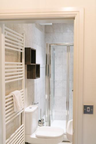 Banyo, Bootham Crescent Apartments York in Clifton Banyo, Bootham Crescent Apartments York in Clifton