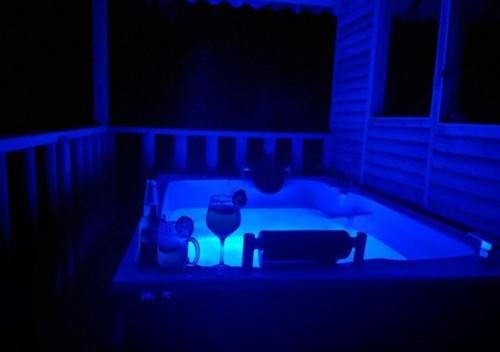Swimming pool, Glamping con Jacuzzi en la Victoria la Victoria caldas in Caldas Swimming pool, Glamping con Jacuzzi en la Victoria la Victoria caldas in Caldas