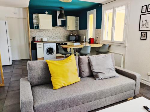 Kitchen, Suite 450 - T4 + 2 Terrasses + Parking in La Chamberte Kitchen, Suite 450 - T4 + 2 Terrasses + Parking in La Chamberte