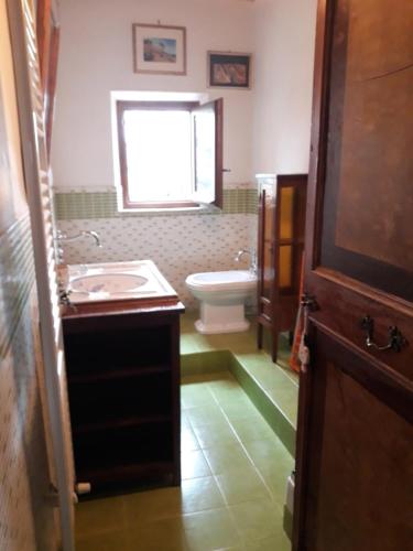 Bathroom, APPARTAMENTO FONTEBELLA in Montemarciano Bathroom, APPARTAMENTO FONTEBELLA in Montemarciano