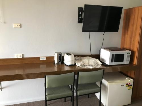 County Lodge Motel in West Wyalong County Lodge Motel in West Wyalong