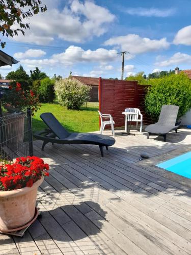 Les Hirondelles in 阿加農 Les Hirondelles in 阿加農