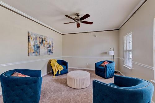 Incredibly Spacious Carmel Home with Fully Equipped Kitchen - 4700 Sq Ft! Sleeps 15! Pet Friendly! h in Carmel Incredibly Spacious Carmel Home with Fully Equipped Kitchen - 4700 Sq Ft! Sleeps 15! Pet Friendly! h in Carmel