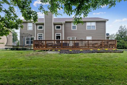 Incredibly Spacious Carmel Home with Fully Equipped Kitchen - 4700 Sq Ft! Sleeps 15! Pet Friendly! h in 印地安那州卡梅爾 (IN) Incredibly Spacious Carmel Home with Fully Equipped Kitchen - 4700 Sq Ft! Sleeps 15! Pet Friendly! h in 印地安那州卡梅爾 (IN)