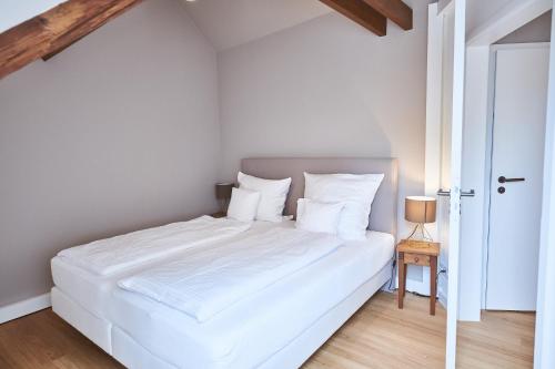 Gutshotel Baron Knyphausen in เอลท์วีลเลอ อัม ไรน์ Gutshotel Baron Knyphausen in เอลท์วีลเลอ อัม ไรน์