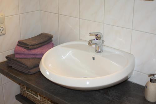 Bathroom, Ferienwohnung Friedrich in Mildenau Bathroom, Ferienwohnung Friedrich in Mildenau