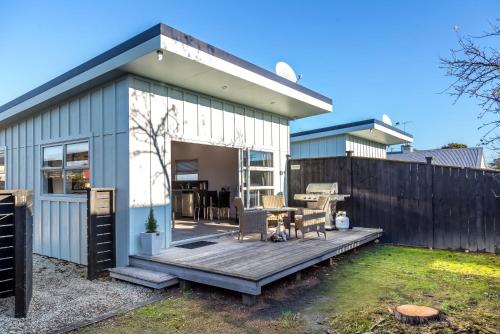 Létesítmények, TWO FOUR COLOGNE in Martinbourough Létesítmények, TWO FOUR COLOGNE in Martinbourough