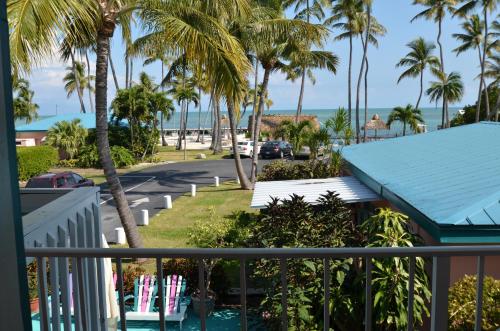 Breezy Palms Resort near Lazy Days Breezy Palms Resort near Lazy Days