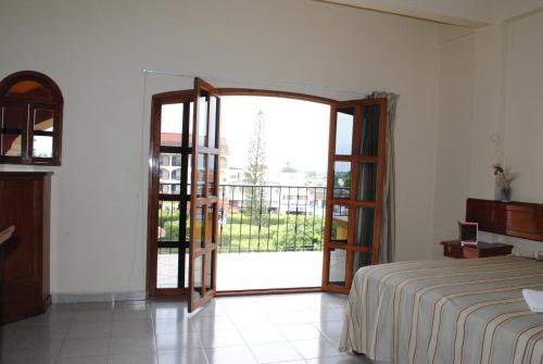 This photo about Hotel Arcos del Parque shared on HyHotel.com