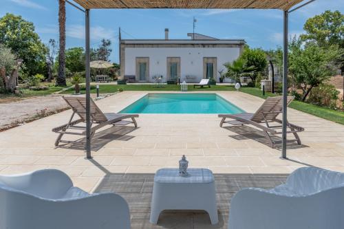 Swimming pool, Puntuso Vacanze in Matino Swimming pool, Puntuso Vacanze in Matino
