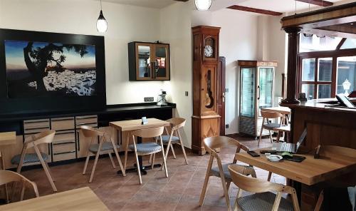 餐飲選擇, Bunkr Karlštejn (Bunkr Karlstejn) in 卡爾什特因 餐飲選擇, Bunkr Karlštejn (Bunkr Karlstejn) in 卡爾什特因
