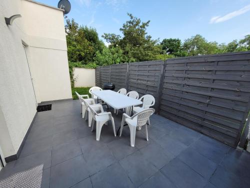 Instalaciones, Appartement proche CDG-Parc expositions-Paris-Astérix-Disney (100m2 2 chambres 8 personnes - Grand parking et terrasse privee - Proche CDG-Parc expositions-Paris-) in Villepinte Instalaciones, Appartement proche CDG-Parc expositions-Paris-Astérix-Disney (100m2 2 chambres 8 personnes - Grand parking et terrasse privee - Proche CDG-Parc expositions-Paris-) in Villepinte