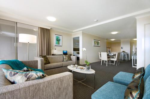 Pacific Suites Canberra