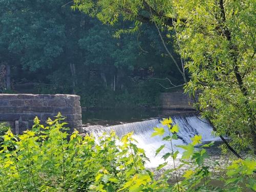 The Country Roads Cottage near WVU&COOPER'S ROCK in Uniontown The Country Roads Cottage near WVU&COOPER'S ROCK in Uniontown