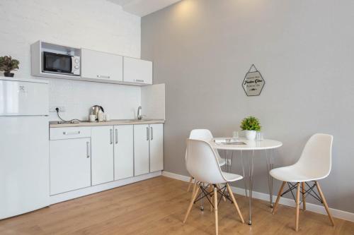 Tesis özellikleri, LUX studio near metro Yaroslava Mudroho, Universytet - Chernyshevska str 95-4 in Kharkiv Tesis özellikleri, LUX studio near metro Yaroslava Mudroho, Universytet - Chernyshevska str 95-4 in Kharkiv
