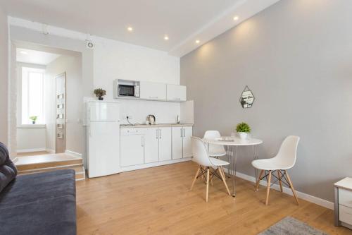Tesis özellikleri, LUX studio near metro Yaroslava Mudroho, Universytet - Chernyshevska str 95-4 in Kharkiv Tesis özellikleri, LUX studio near metro Yaroslava Mudroho, Universytet - Chernyshevska str 95-4 in Kharkiv