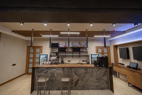 Pub/Lounge, Rudison Hotel & Restaurant in Veliki Hai Pub/Lounge, Rudison Hotel & Restaurant in Veliki Hai