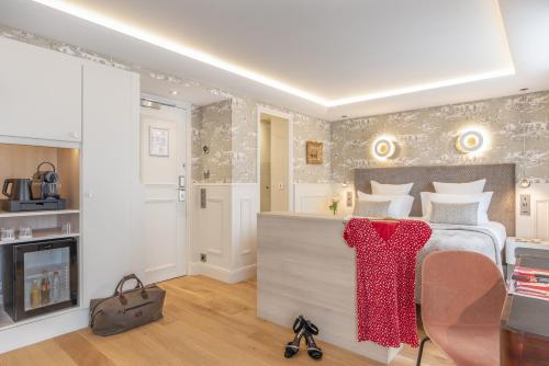 Cambon Hotel in 1st - Louvre - Chatelet Cambon Hotel in 1st - Louvre - Chatelet