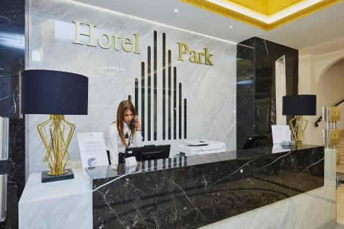 大堂, A Hoteli - Hotel Park in 弗爾尼亞奇卡礦泉鎮 大堂, A Hoteli - Hotel Park in 弗爾尼亞奇卡礦泉鎮