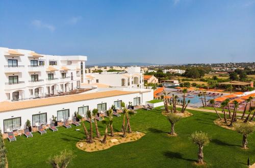 Jardim, Regency Salgados Hotel and Spa in Albufeira Jardim, Regency Salgados Hotel and Spa in Albufeira
