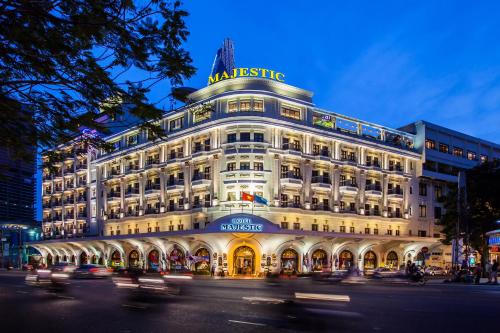 Wejście, Hotel Majestic Saigon near Saigon Square Shopping Mall Wejście, Hotel Majestic Saigon near Saigon Square Shopping Mall