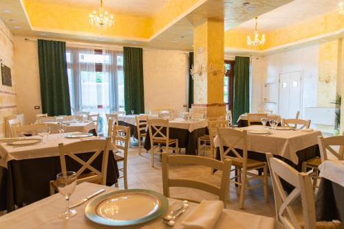 Restaurant, Monserrat in Castelmezzano Restaurant, Monserrat in Castelmezzano
