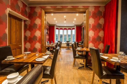 Exterior view, Jerichos Guest House in Windermere City Center Exterior view, Jerichos Guest House in Windermere City Center